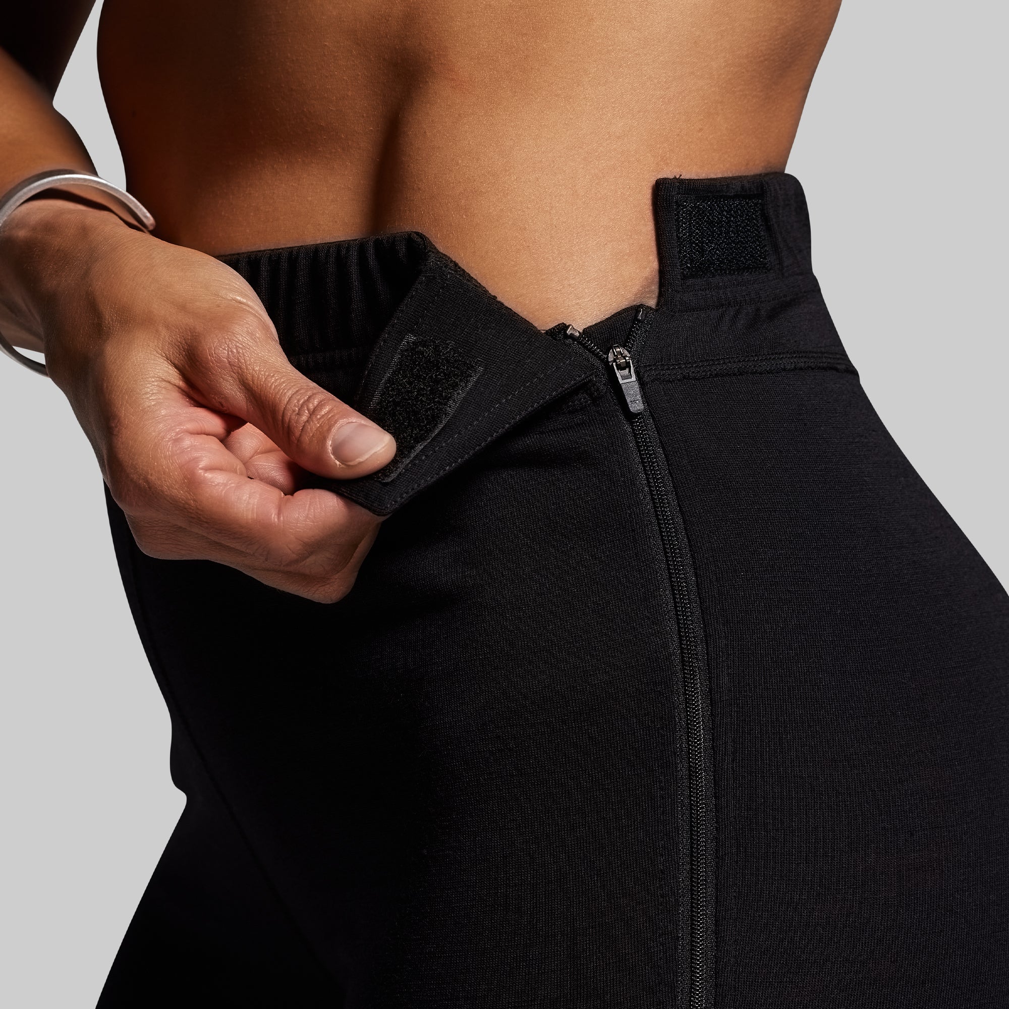 Women's Ridgeline Merino Full Zip Bottom 240 (Black) - Image 6