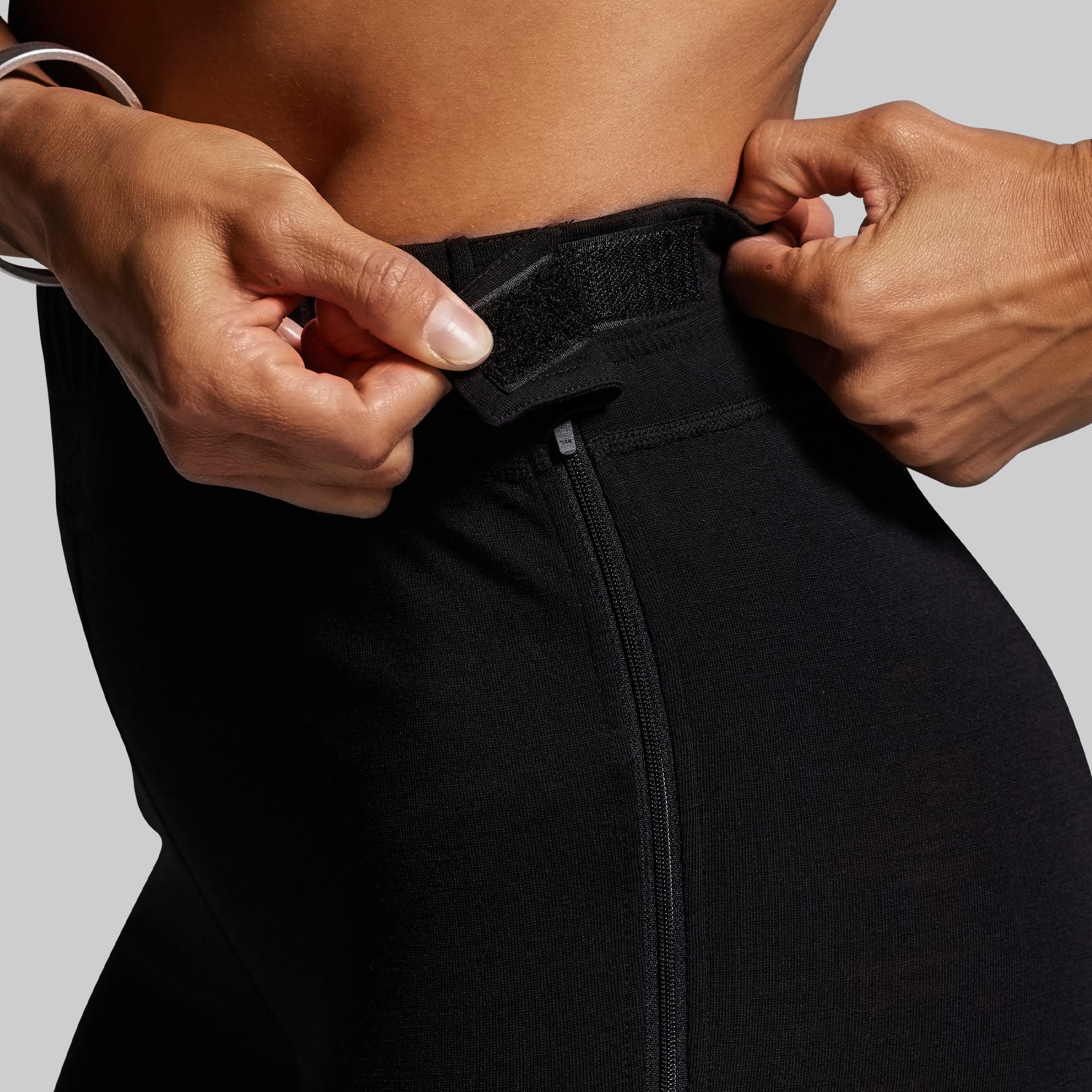 Women's Ridgeline Merino Full Zip Bottom 165 (Black) - Image 5