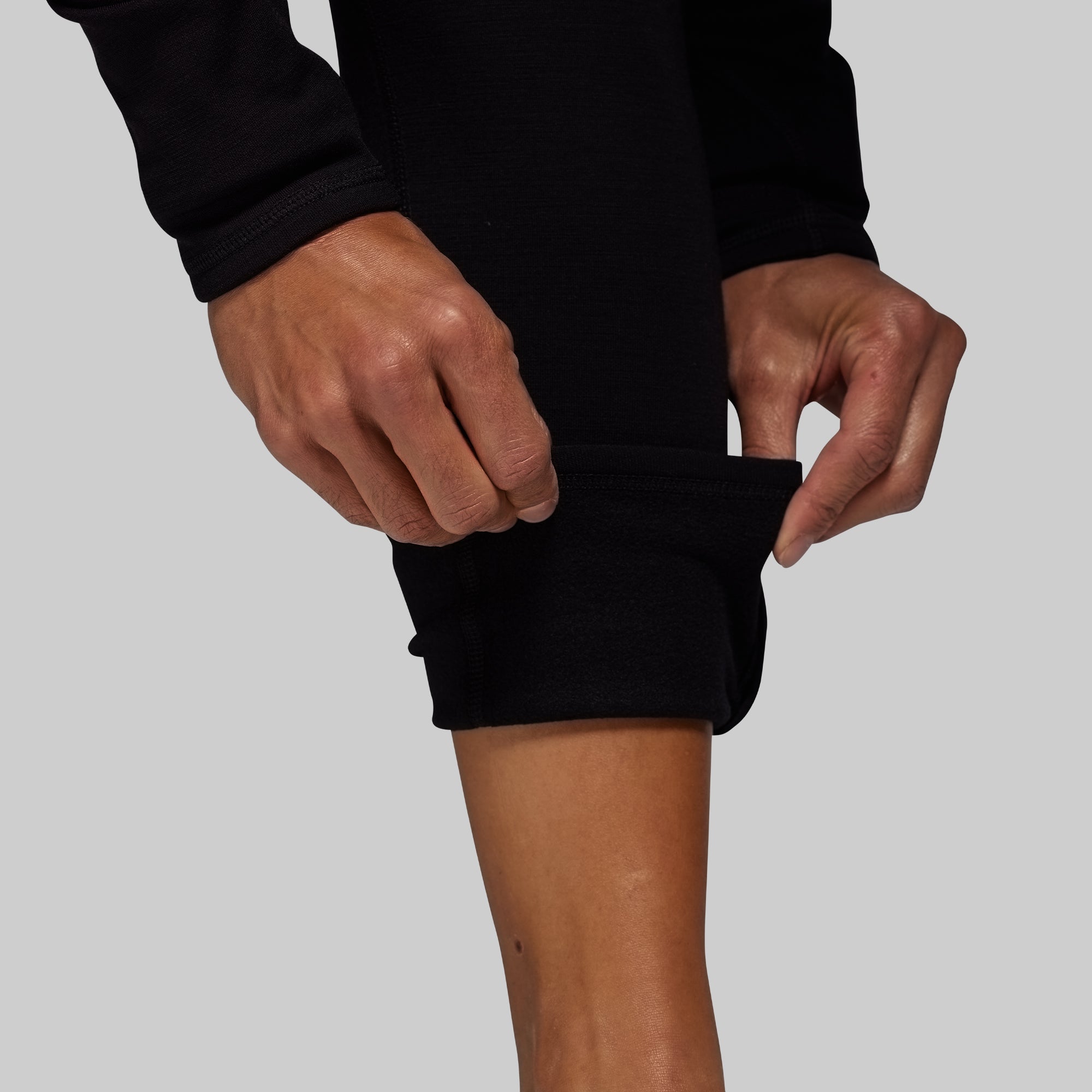 Women's Ridgeline Merino Full Zip Bottom 240 (Black) - Image 7