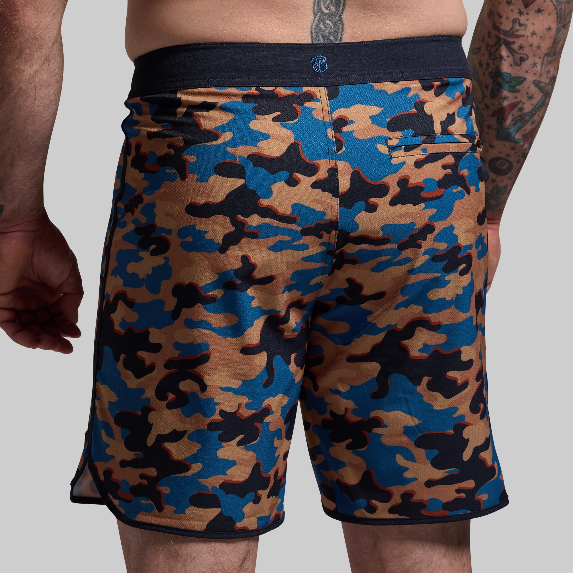 Island Short 8 (Crusader) - Image 4