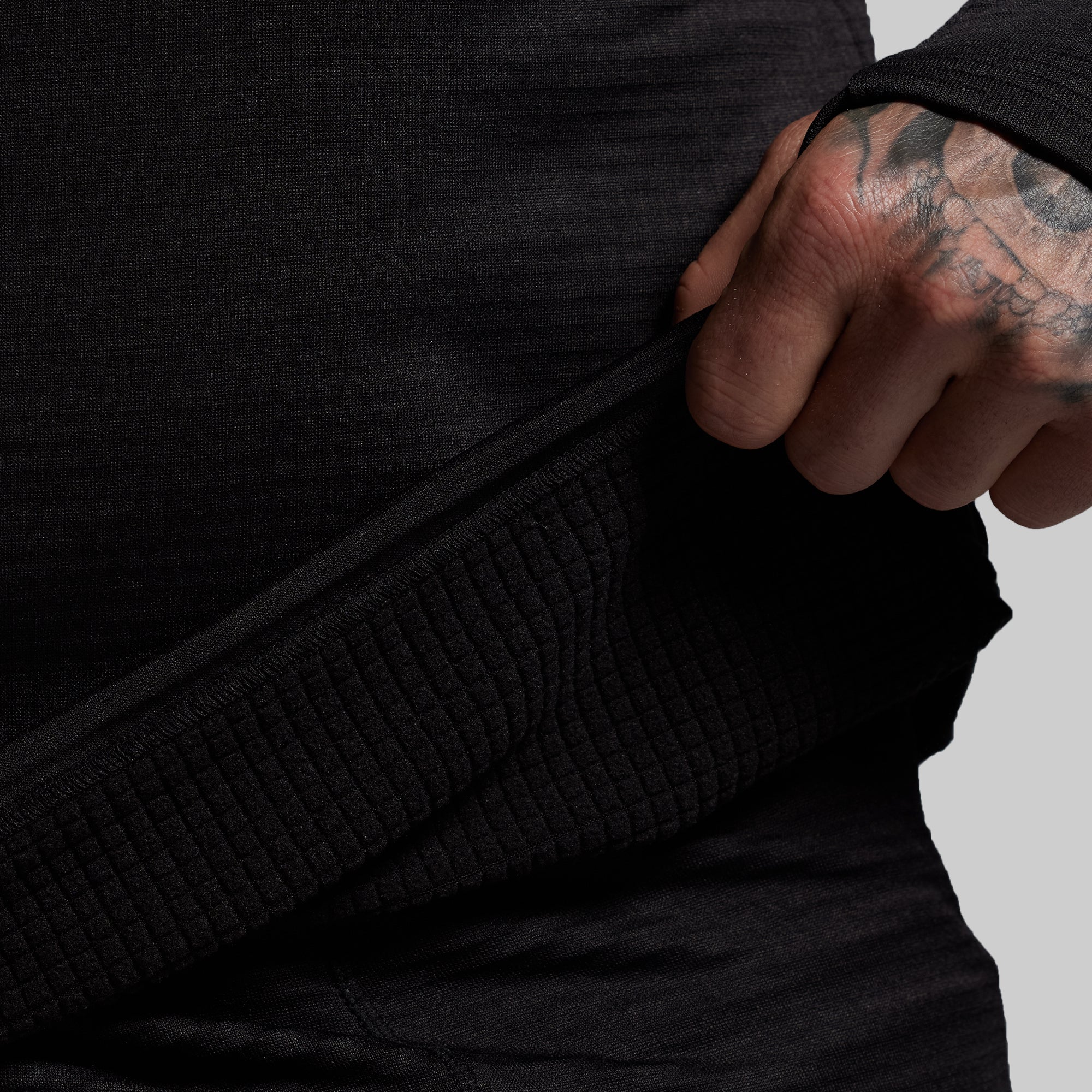 Quiver Grid Fleece Thermal Top (Black) - Image 6